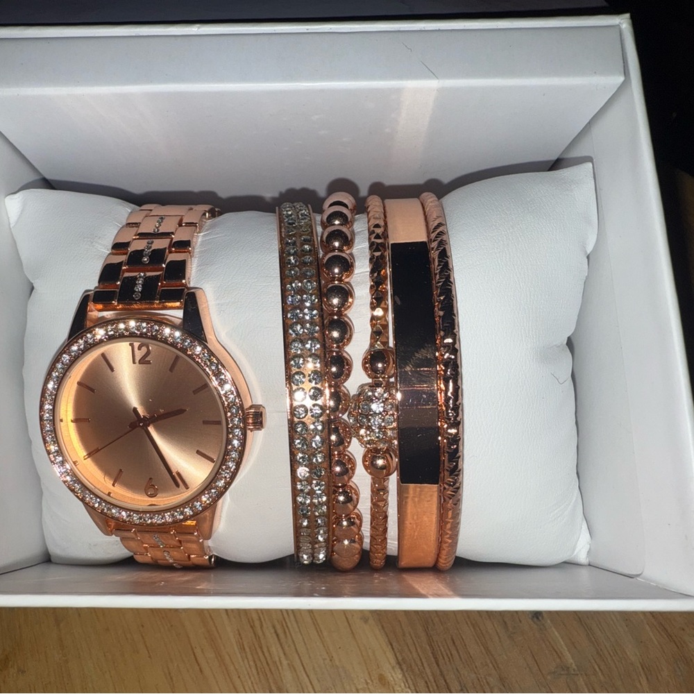 NIB! Ladies Sets Womens Crystal Accent Rose Goldtone 6-pc. Watch Boxed Set